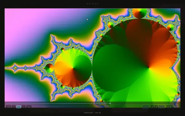 Un vídeo de un fractal a pantalla completa con los mandos de reproducción abajo.